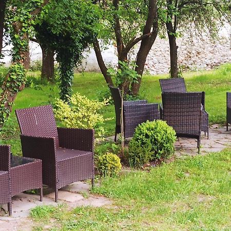 Penzion U Kostela Mlaka Экстерьер фото
